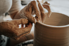 Load image into Gallery viewer, Beginner&#39;s Pottery Course
